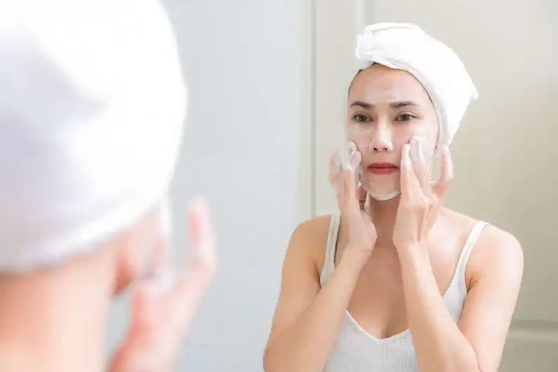 Rửa mặt bằng kem đánh răng có nguồn gốc như thế nào