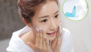 cach-rua-mat-bang-kem-danh-rang-an-toan